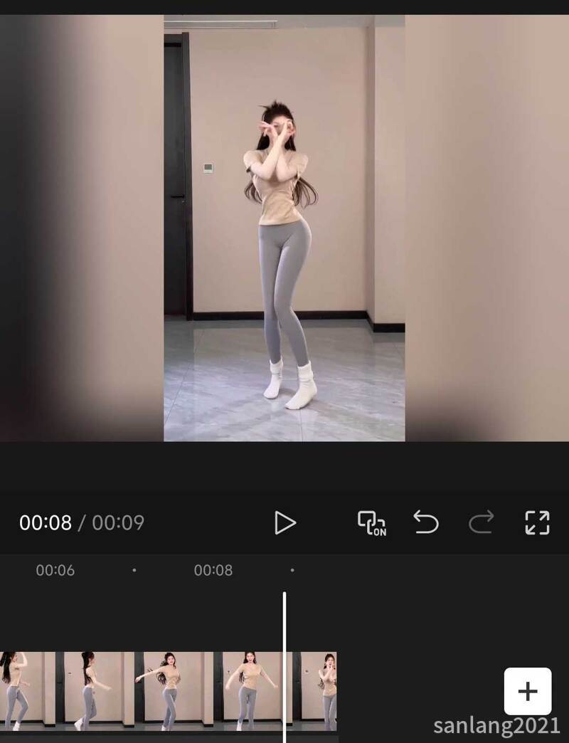 手机剪映画布模糊效果